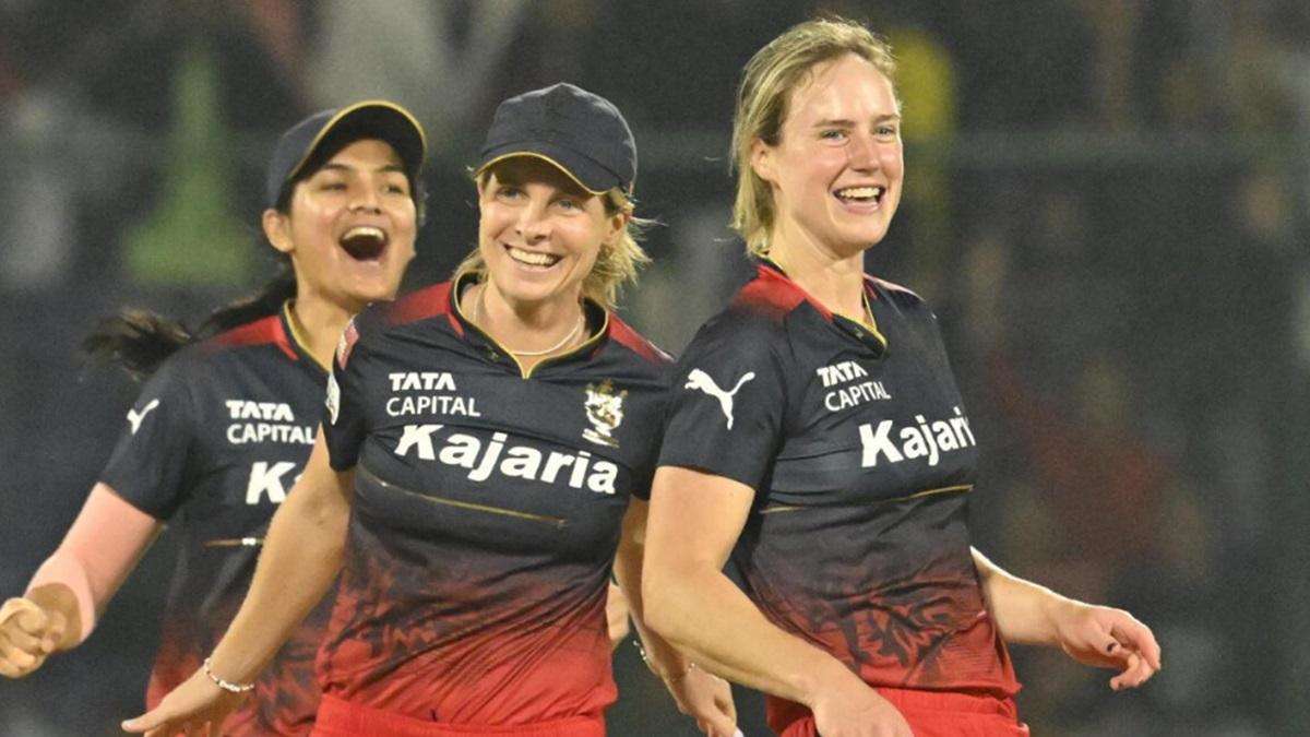 'Wonder Woman' Ellis Perry bowled RCB...Mumbai in the play-off round