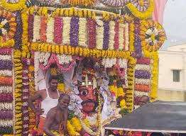 After 5 years, Kurichi Koothandavar strolled through Thiruveedi!