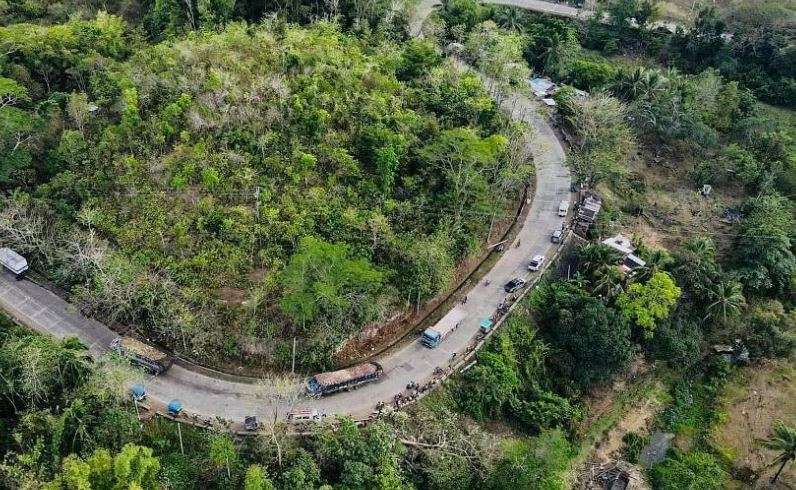 At least 15 dead after truck crashes on highway in Philippines