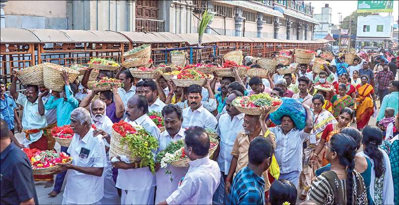 Samayapuram Mariamman temple flower sprinkling ceremony: People offered flowers to the Goddess